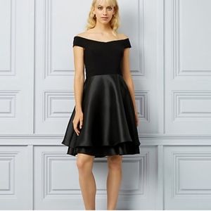 LE CHATEAU OFF THE SHOULDER DRESS NAVY COLOR Size Small